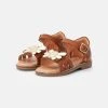 Friboo Niños LEATHER SANDALS - Sandalias - Gold/cognac 1 Friboo Niños LEATHER SANDALS - Sandalias - Gold/cognac -Friboo Ventas 2024 94119875539043fe9a02b6690e35a2db