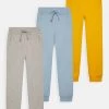 Friboo Niños 3 PACK BASIC BOYS SWEATPANTS - Pantalones Deportivos - Grey, Ochre, Blue 2 Friboo Niños 3 PACK BASIC BOYS SWEATPANTS - Pantalones Deportivos - Grey, Ochre, Blue -Friboo Ventas 2024 c17904b64c0641aface30edf6db80a0b