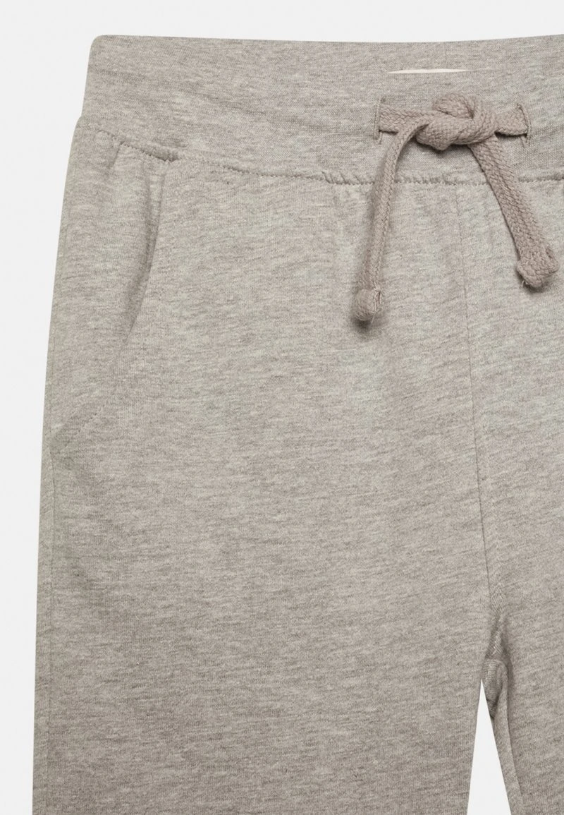 Friboo Niños 3 PACK BASIC BOYS SWEATPANTS - Pantalones Deportivos - Grey, Blue, Red 6 Friboo Niños 3 PACK BASIC BOYS SWEATPANTS - Pantalones Deportivos - Grey, Blue, Red - Imagen 4